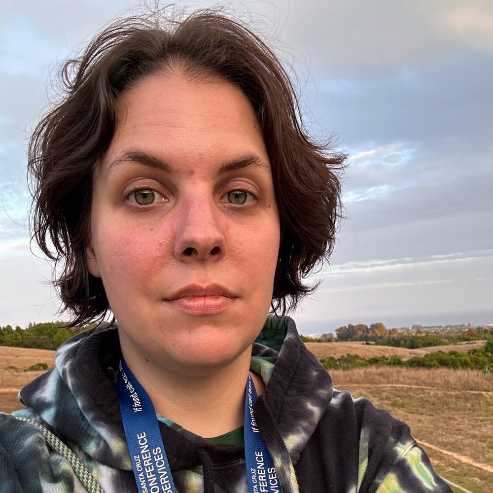 Meet your Posher, Emily